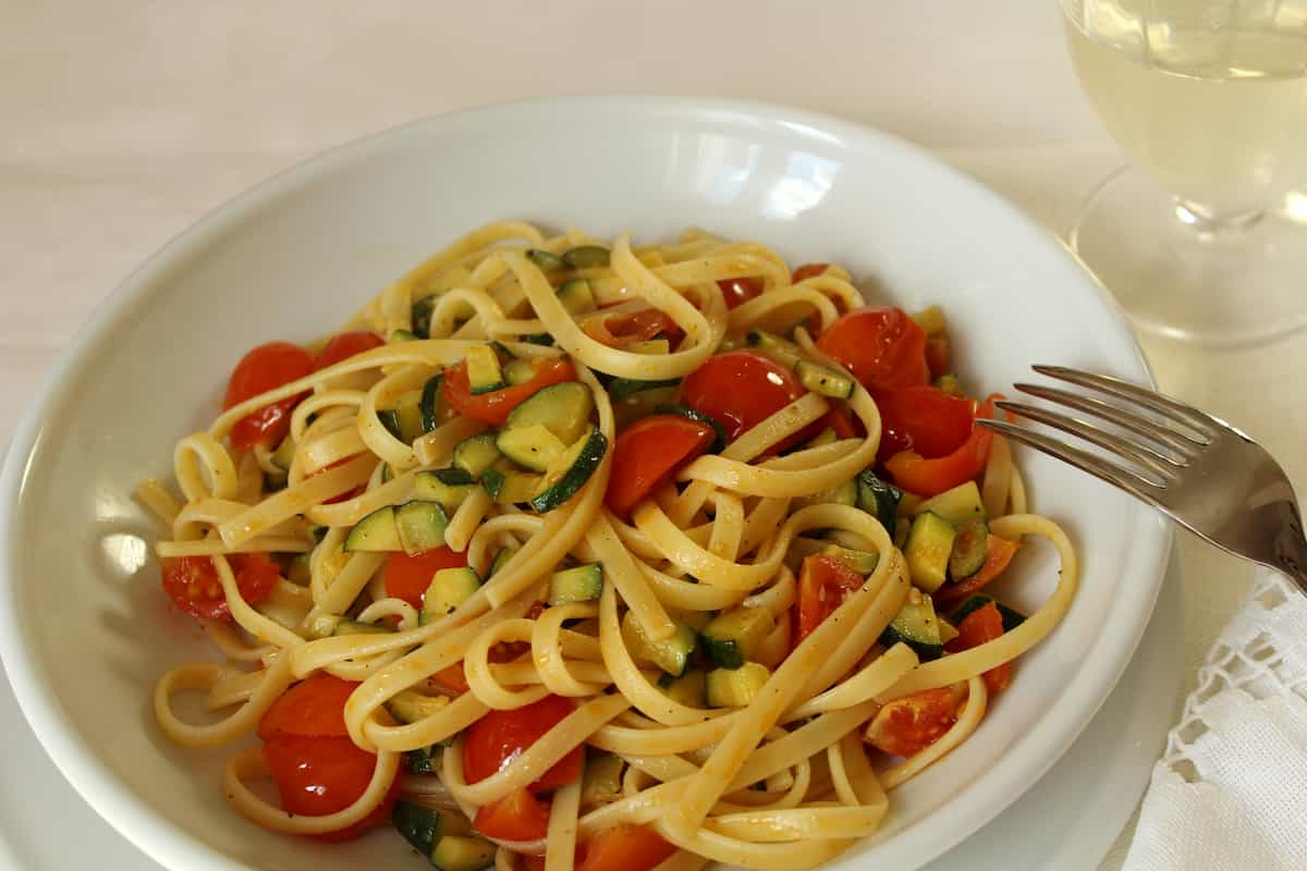 Zucchini Pasta with Cherry Tomatoes